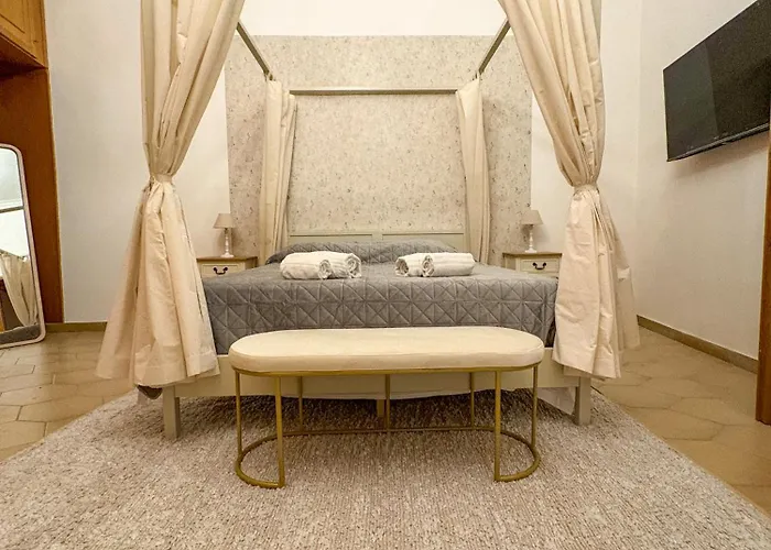 Pantheon Luxury Noble Apartment *